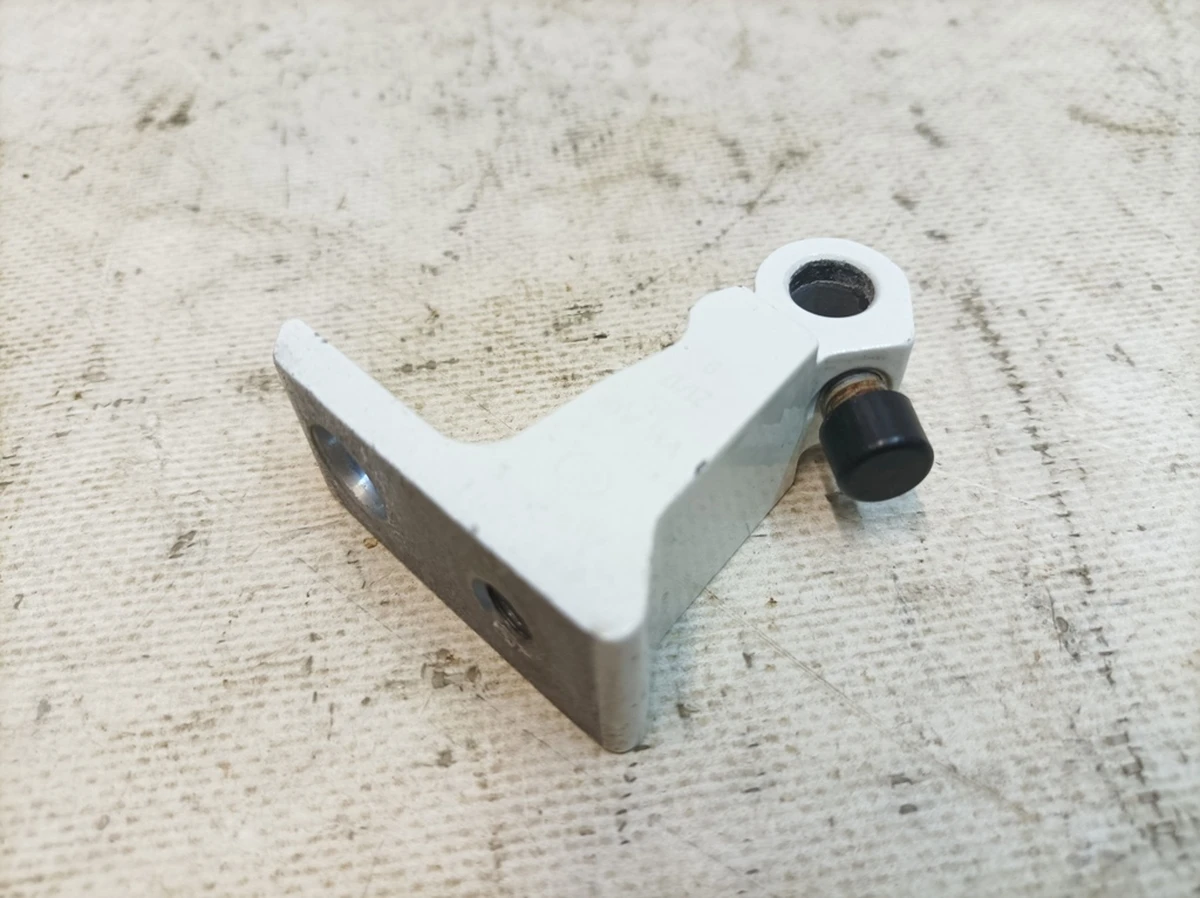 Door hinge left lower (half) lower part Ibis White Audi Q7 8S0833403E