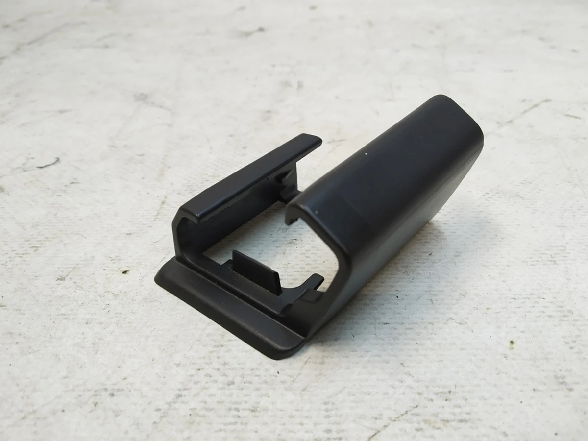 Front seat slide rail pad with damage Audi E-tron 8S0881347A