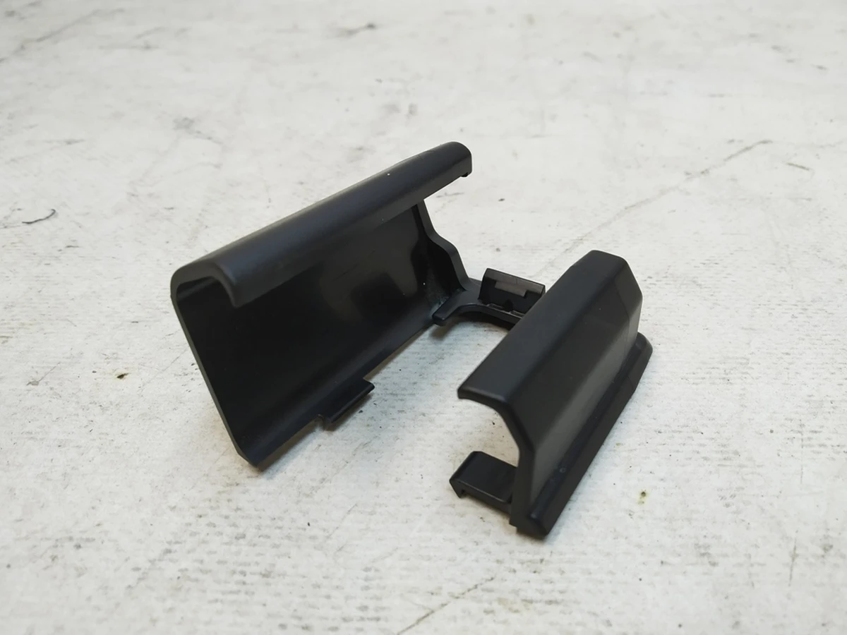 Front seat slide rail pad with damage Audi E-tron 8S0881347A