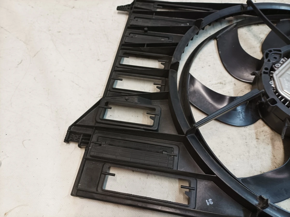 Fan impeller housing assembly with fan 8W0959455M damaged Audi E-tron 8W0121207B