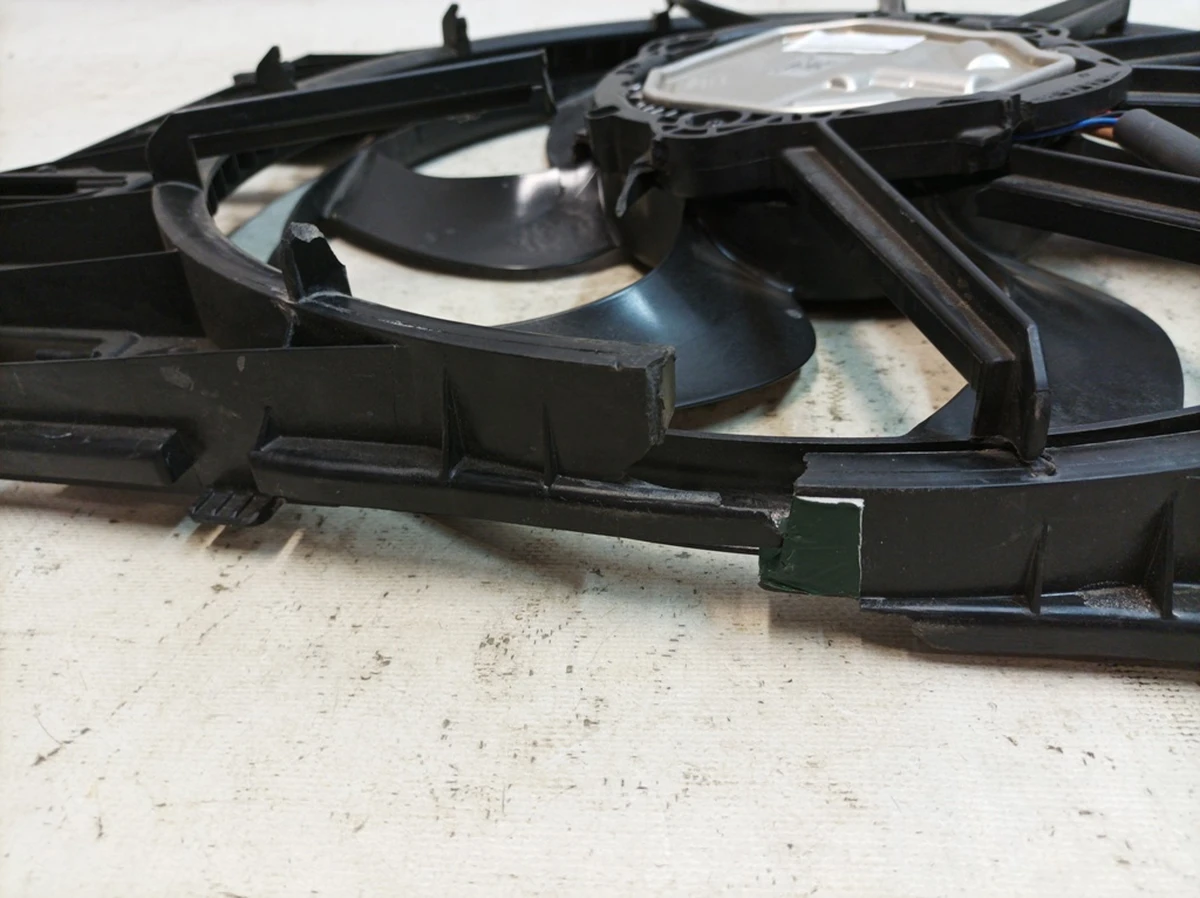 Fan impeller housing assembly with fan 8W0959455M damaged Audi E-tron 8W0121207B