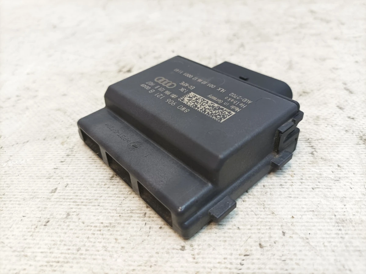 Блок управления топливного насоса Audi Q7 8W0906121B