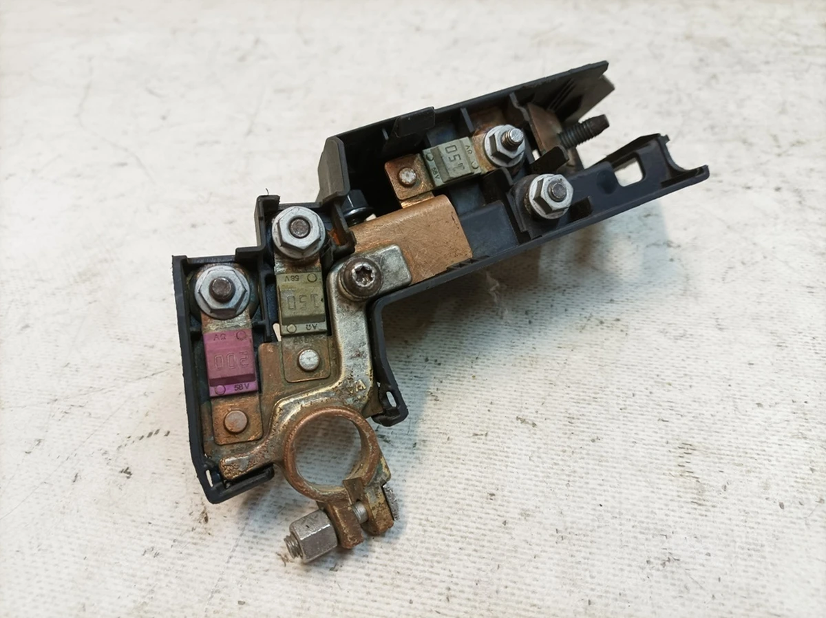 Блок предохранителей 2Х150А 1Х200А Audi Q7 8W0915459G