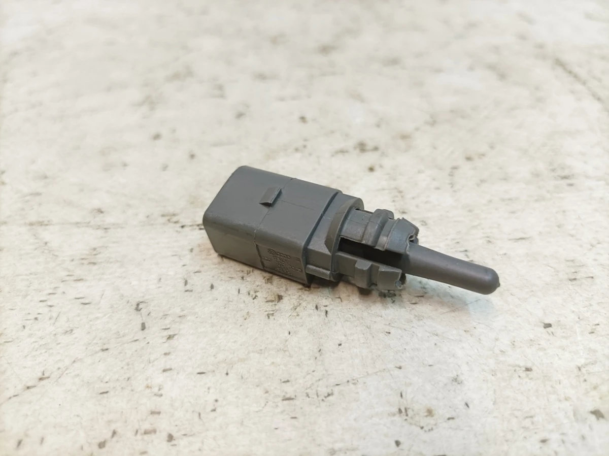 Датчик зовнішньої температури Porsche Taycan 8Z0820535B