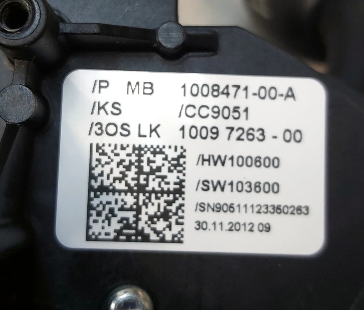 Блок перемикачів модуля керування рульовою колонкою Tesla model S 1008471-00-A