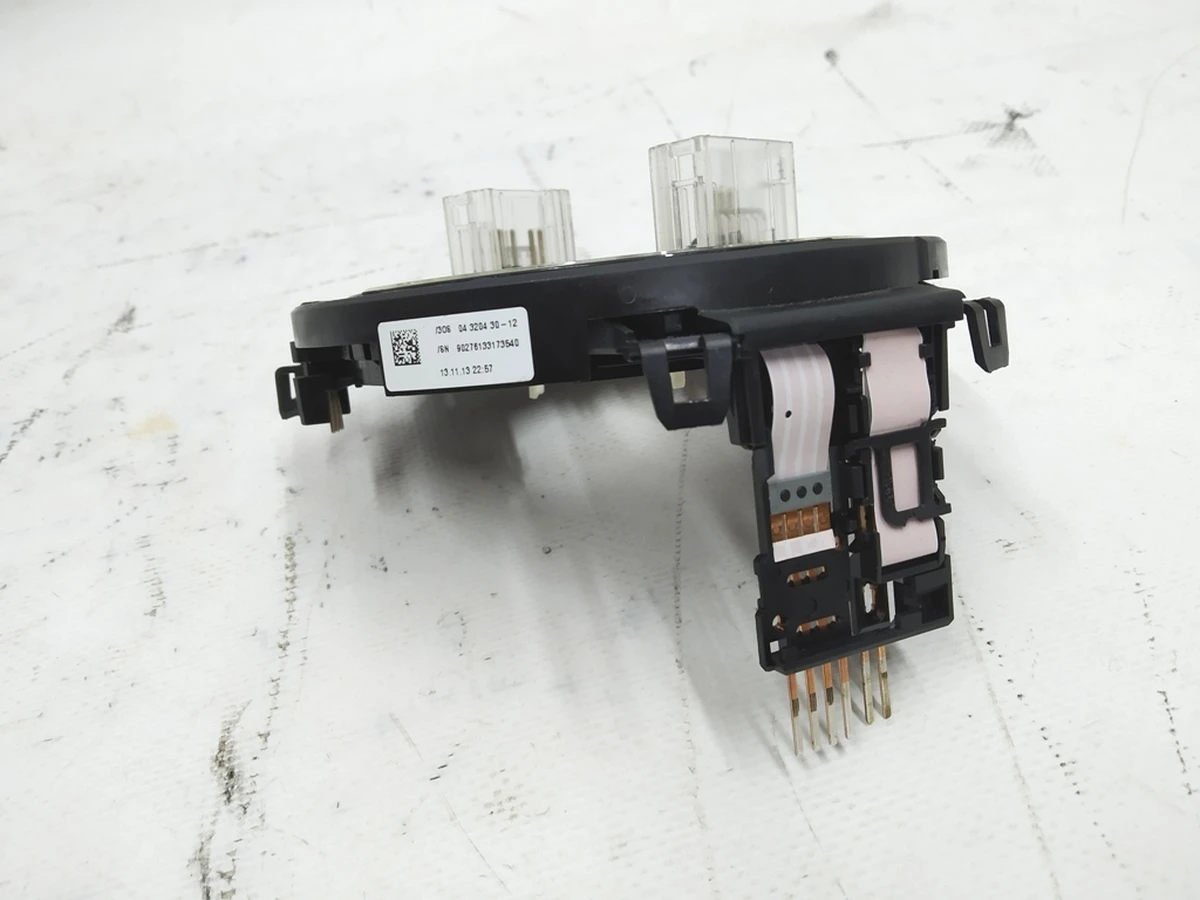 12 Блок положения руля (шлейф) Tesla model S 90276133173540