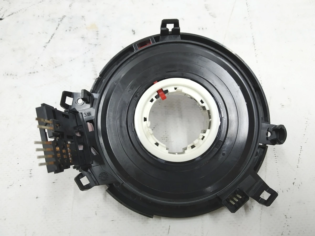 12 Блок положения руля (шлейф) Tesla model S 90276133173540