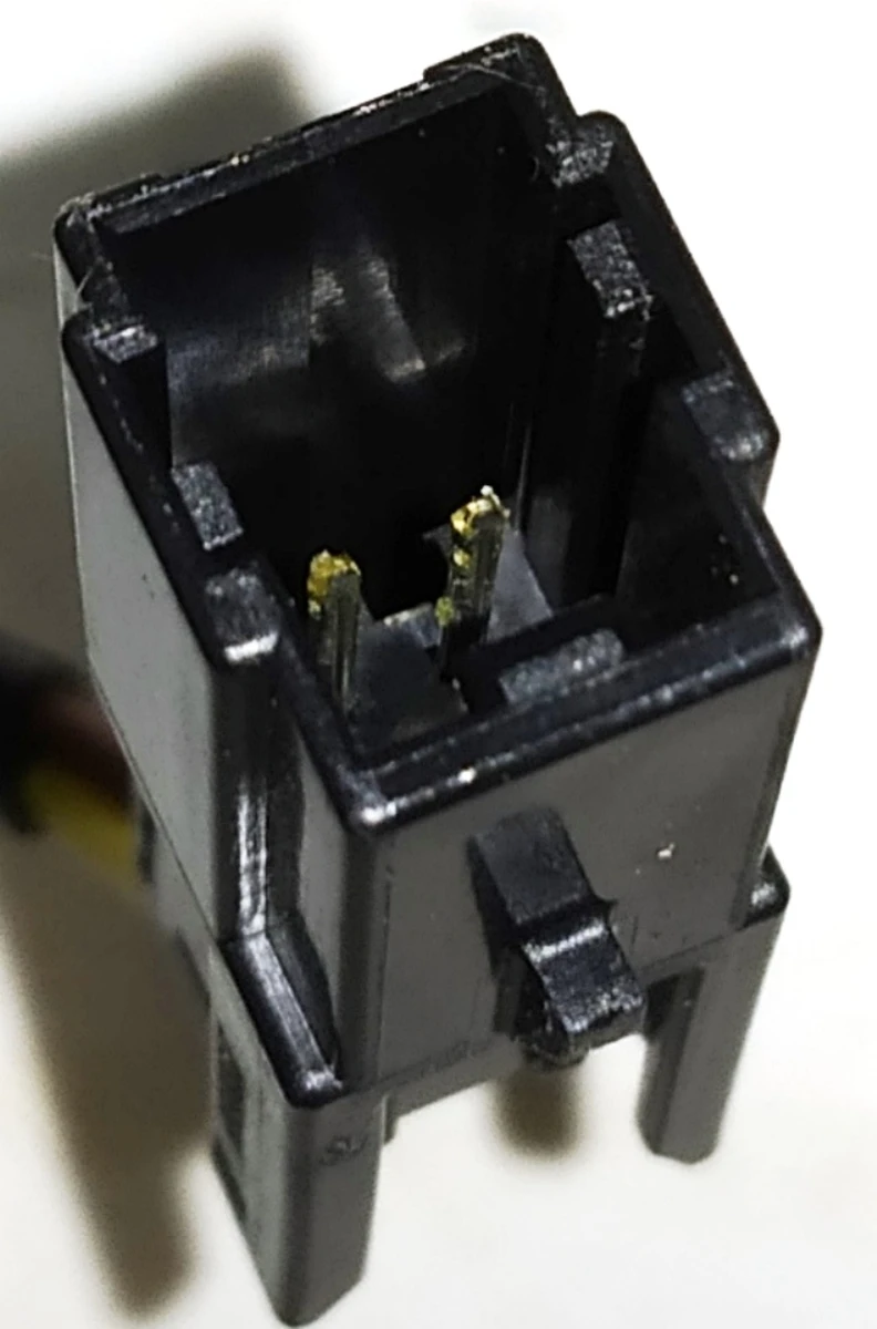 4 Датчик (магнітного типу) кута нахилу сидіння 2-го ряду лівого/правого Tesla model X 1075036-00-E