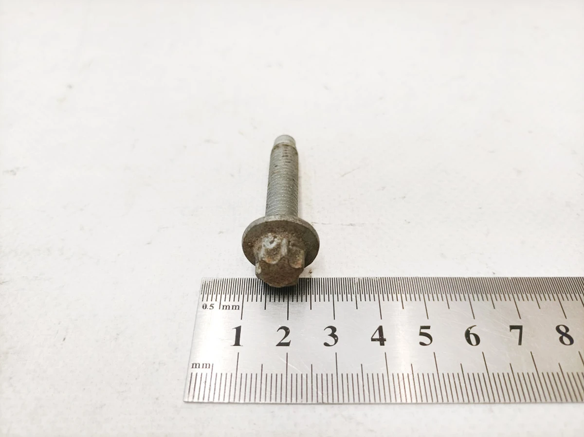 Шестигранний болт Torx M8 Mercedes B-Class 910105-008014