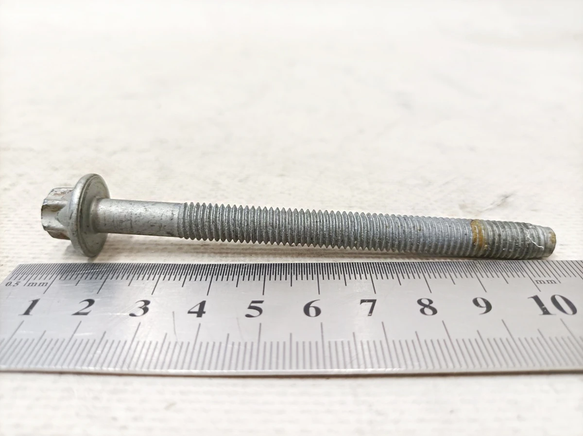 Torx Externa bolt M8 Mercedes EQS 910143-008011