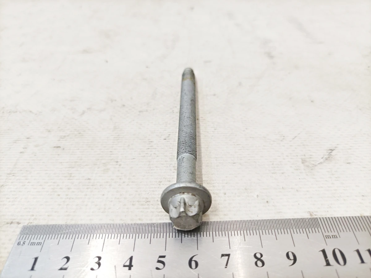 Torx Externa bolt M8 Mercedes EQS 910143-008011