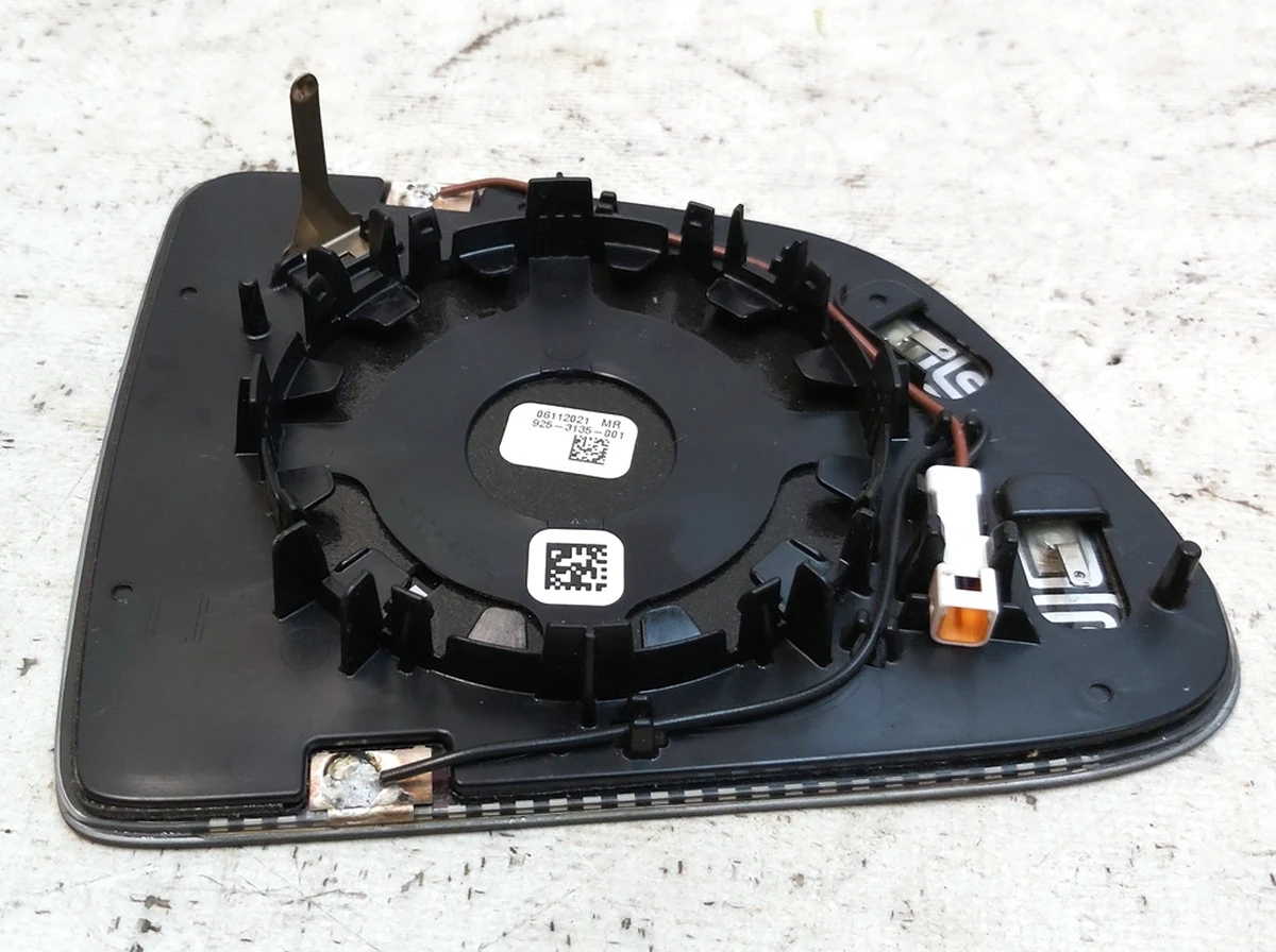 3 Дзеркальний елемент зовнішнього лівого дзеркала Premium 925-3135-001 Tesla Model Y 1495624-00-A
