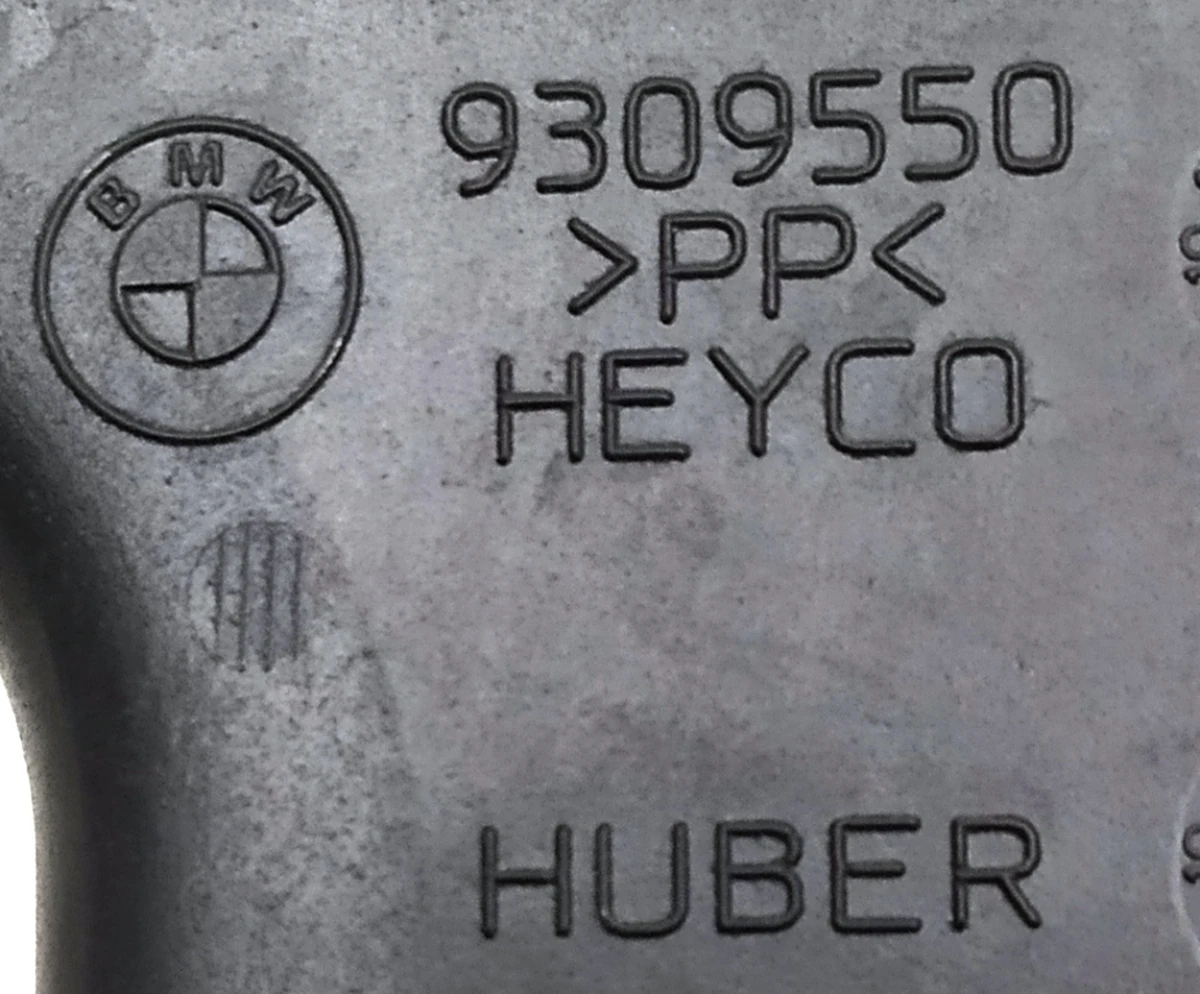 Патрубок грубки салону верхній в зборі з патрубком середнім BMW i3 64319309550