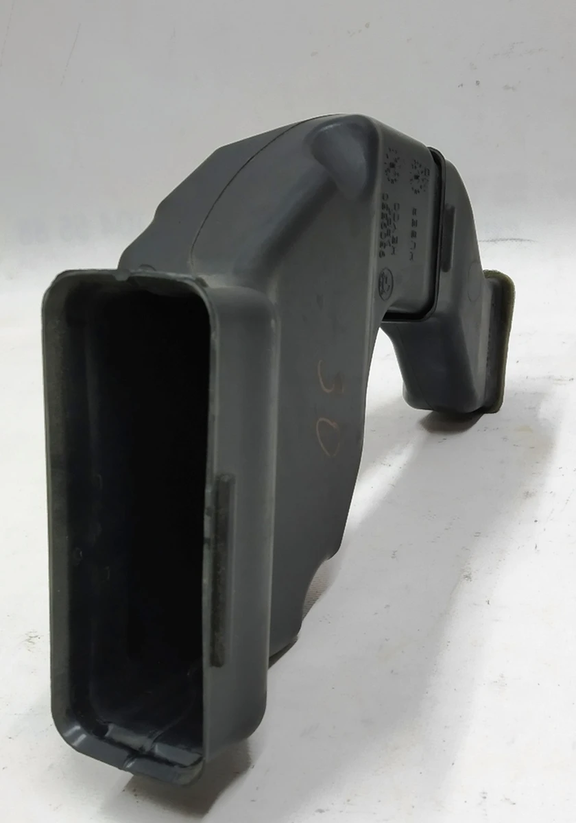 Патрубок грубки салону верхній в зборі з патрубком середнім BMW i3 64319309550