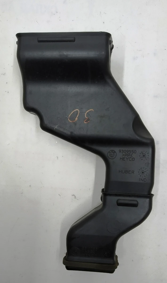 Патрубок грубки салону верхній в зборі з патрубком середнім BMW i3 64319309550