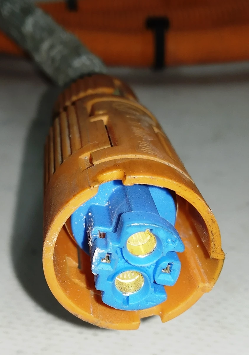 Кабель высоковольтный нагревательного элемента охлаждающей жидкости BMW i3 61129339959