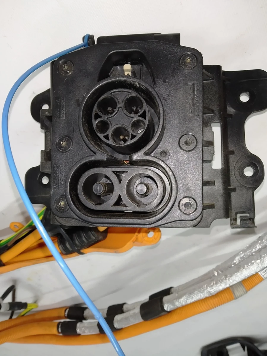 Кабель високовольтний AC порту зарядки в зборі з тросом аварійного відкриття BMW i3 61129340787