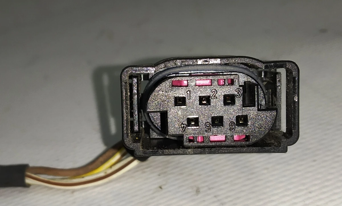 Кабель високовольтний AC порту зарядки в зборі з тросом аварійного відкриття BMW i3 61129340787