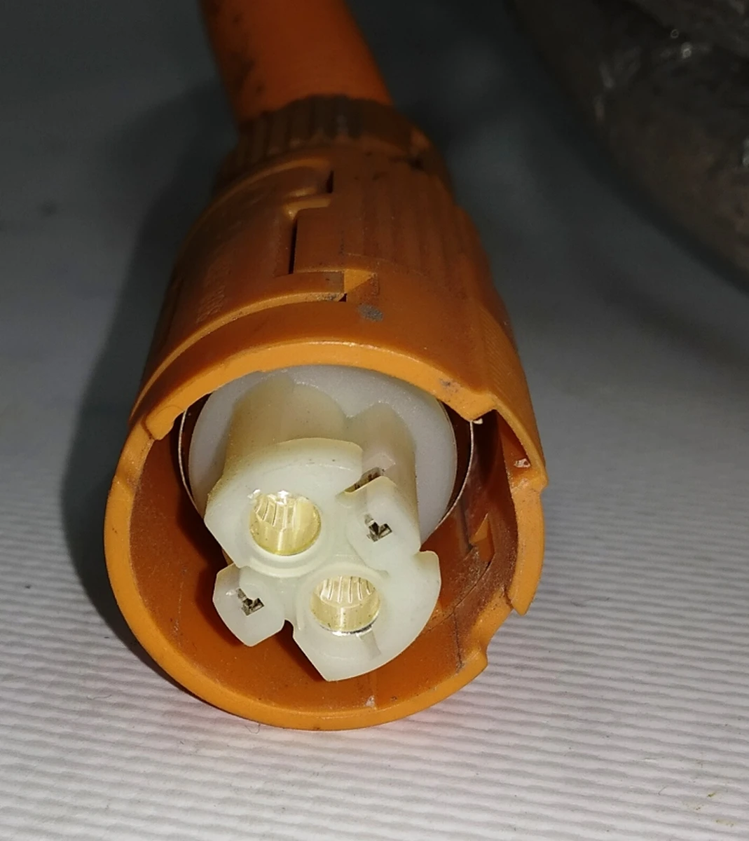 Кабель високовольтний AC порту зарядки в зборі з тросом аварійного відкриття BMW i3 61129340787