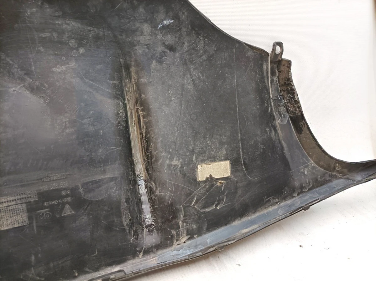 Накладка нижня бампера заднього із пошкодженням Porsche Macan 95B807834