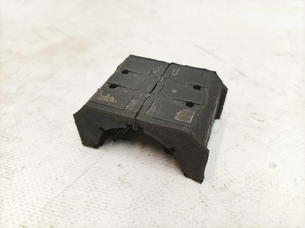 Опора стабілізатора гумова 26,5MM Porsche Taycan 971411313K