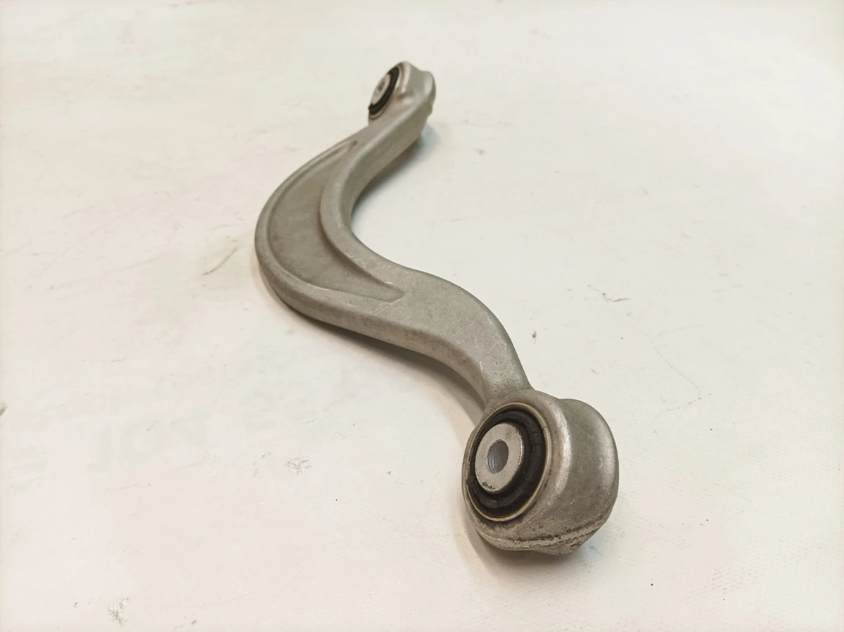 Рычаг поперечный задний правый верхний Porsche Taycan 971505362