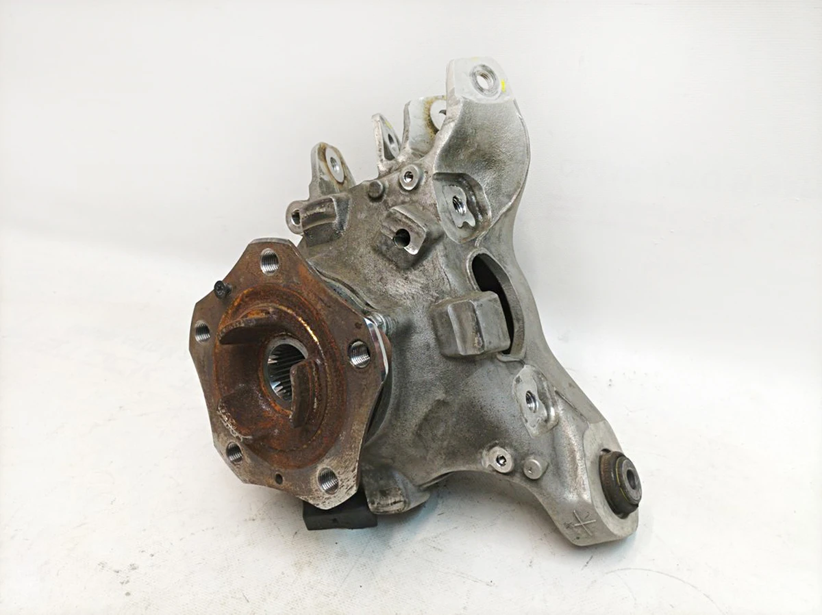 Кулак поворотный задний левый со ступицей в сборе Porsche Taycan 971505435J