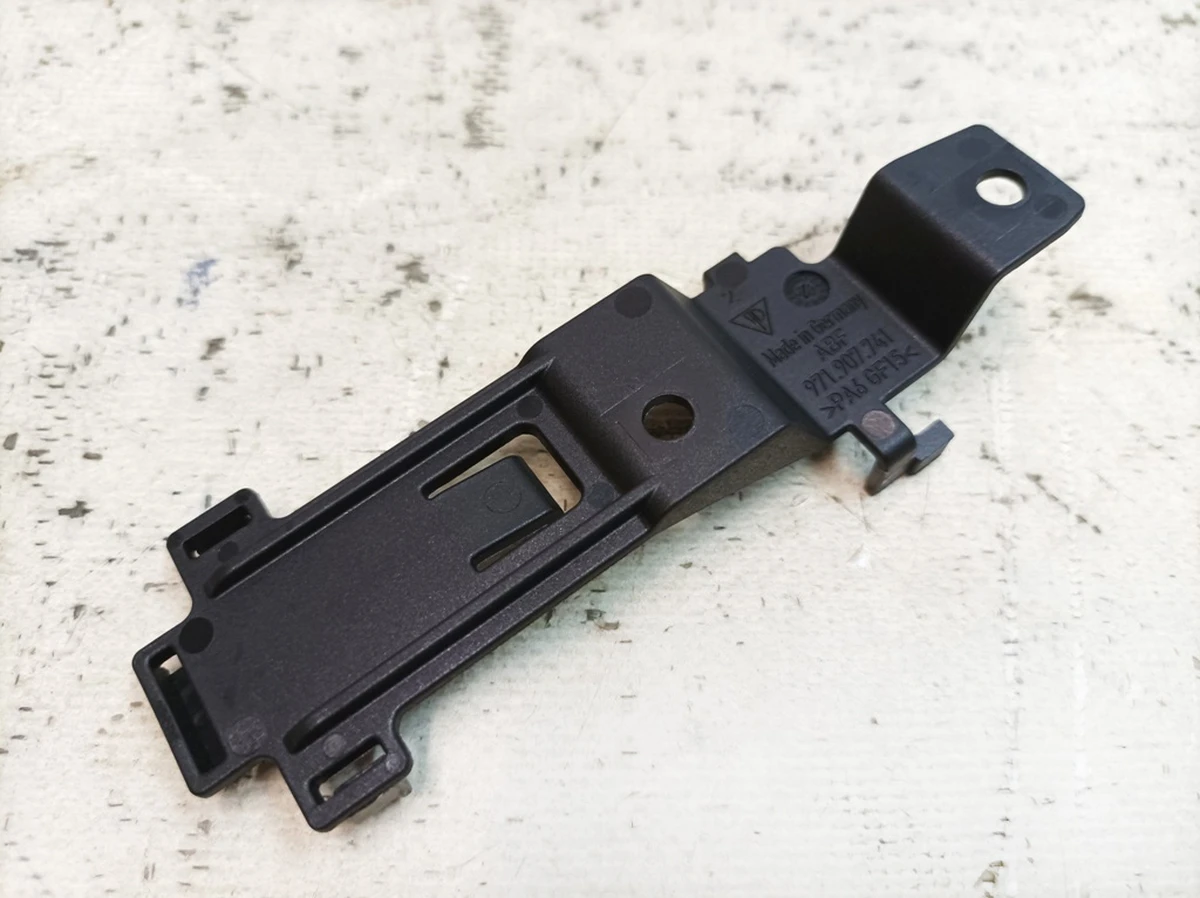 Кронштейн антени KESSY Porsche Taycan 971907741