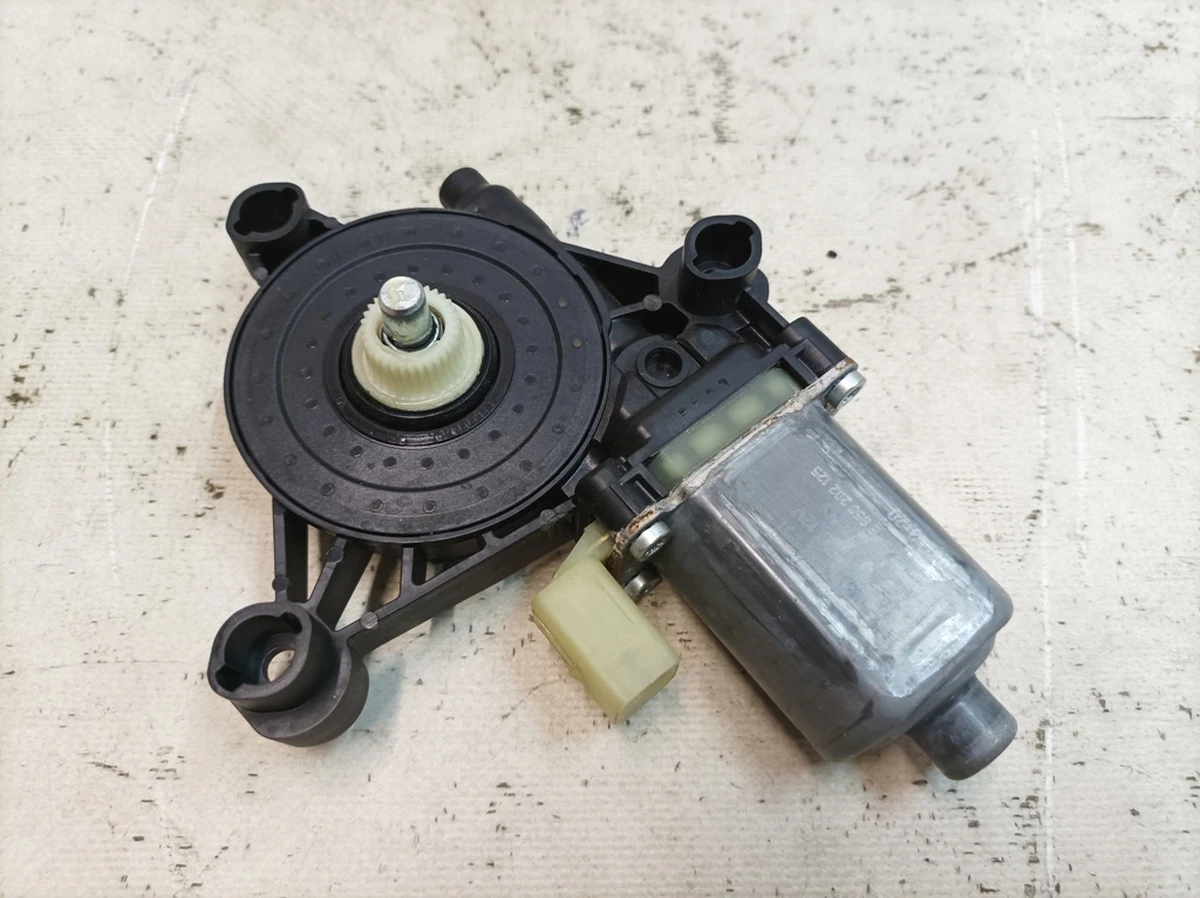 Электродвигатель стеклоподъёмника двери передней задней левой Porsche Taycan 971959801