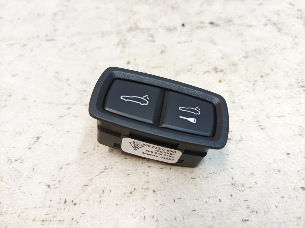 Кнопка закриття кришки багажного відсіку Porsche Taycan 971959832C