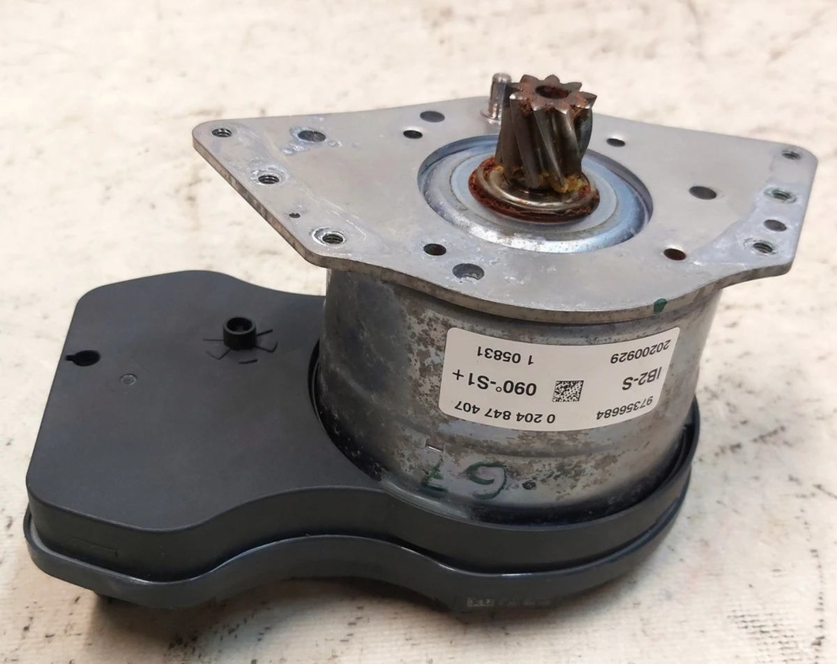 Motor and control board of the electromechanical brake booster BOOSTER substandard Tesla model 3 1044671-99-F