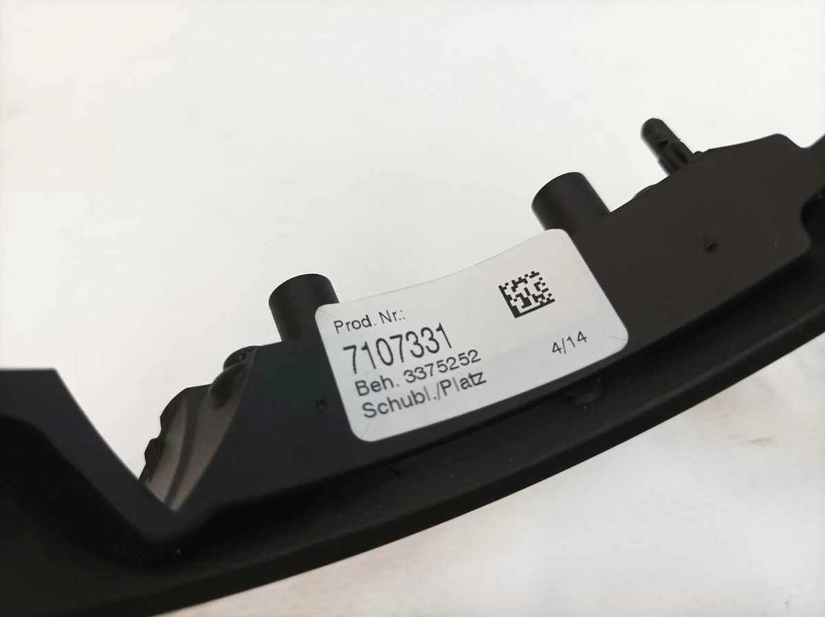 Накладка рульового колеса верхня IA8 Porsche Taycan 992419732