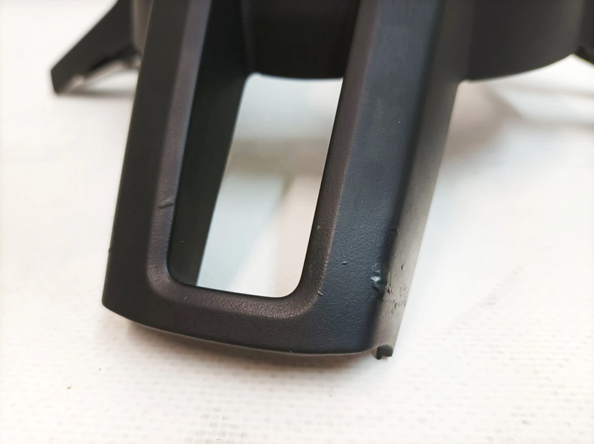 Lower steering wheel pad 5Q0 (minor peeling of the coating) Porsche Taycan 992419798