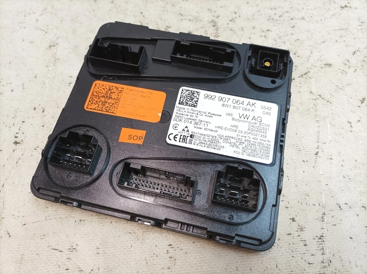 Блок управління систем комфорту та бортової мережі Porsche Taycan 992907064AK