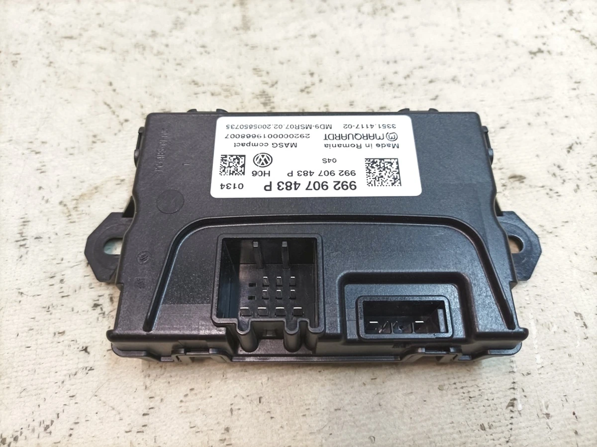 Блок керування регулювання заднього спойлера Porsche Taycan 992907483P