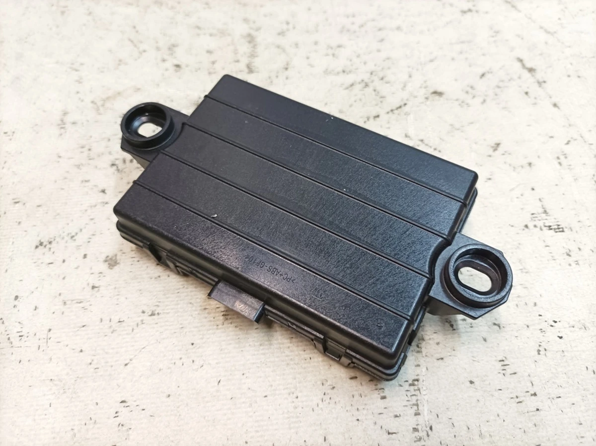 Блок керування регулювання заднього спойлера Porsche Taycan 992907483P