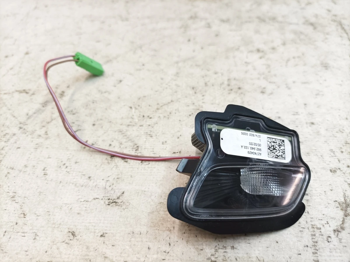 Ліхтар розсіяного освітлення дзеркала зовнішнього лівого Porsche Taycan 992949133A