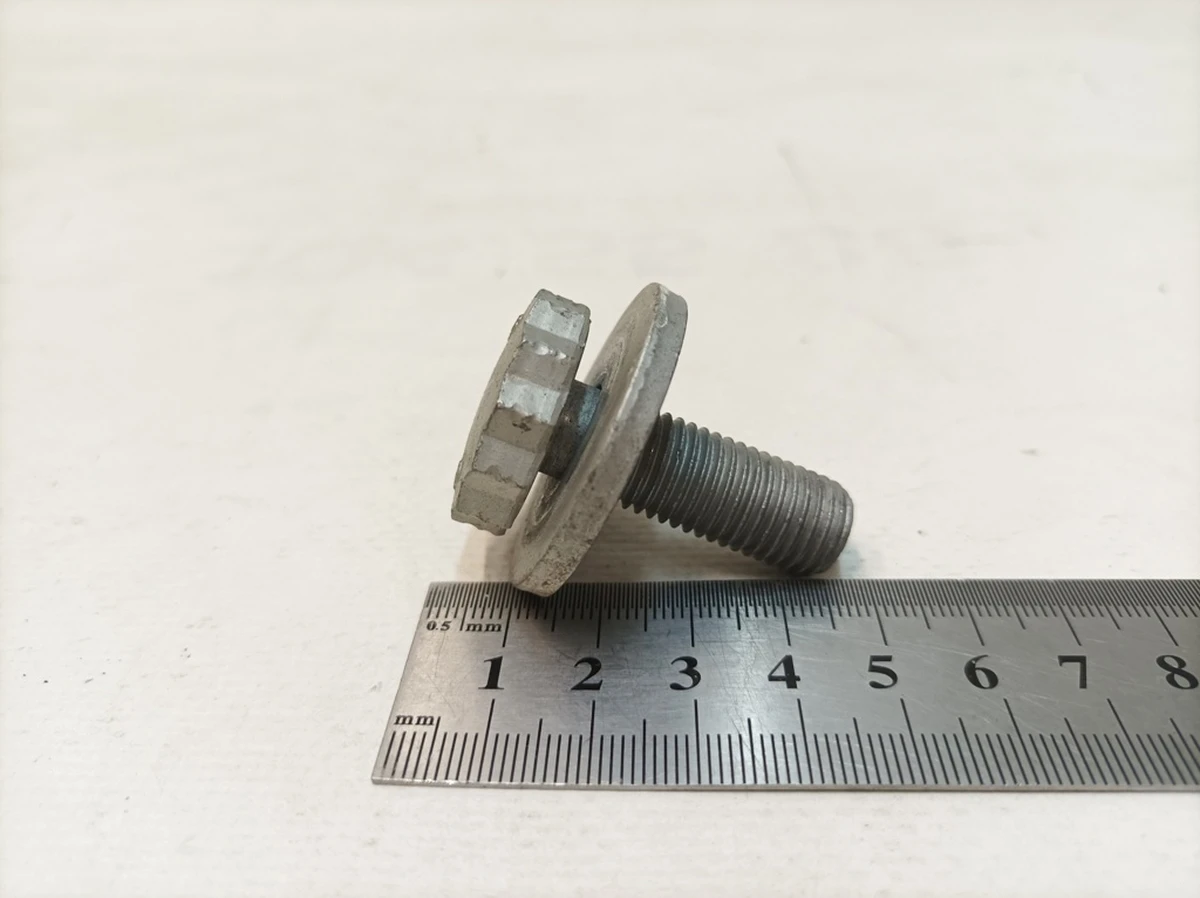 Гвинт із дванадцятигранною головкою M12X1,5X35 Porsche Taycan 9A700842400