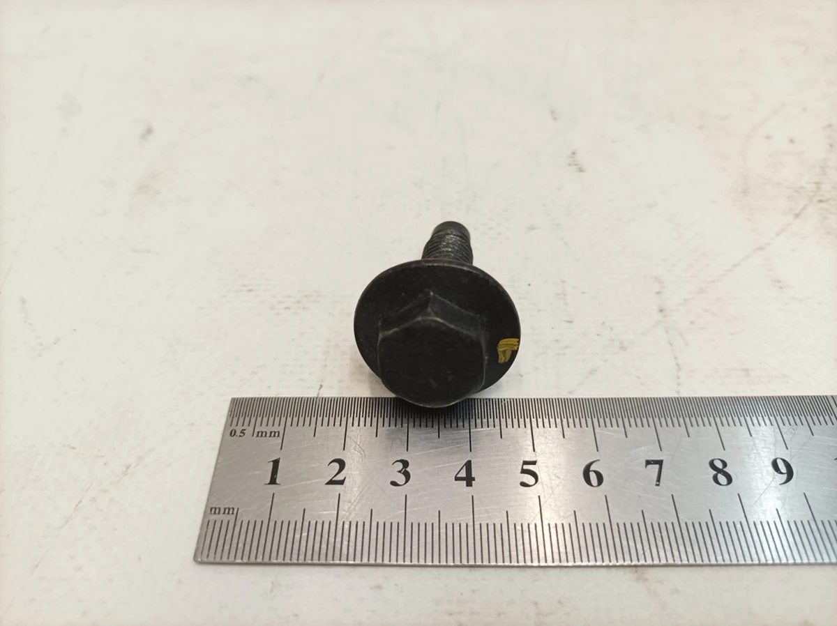 Гвинт із шестигранною головкою M10X35 Porsche Taycan 9A791196402