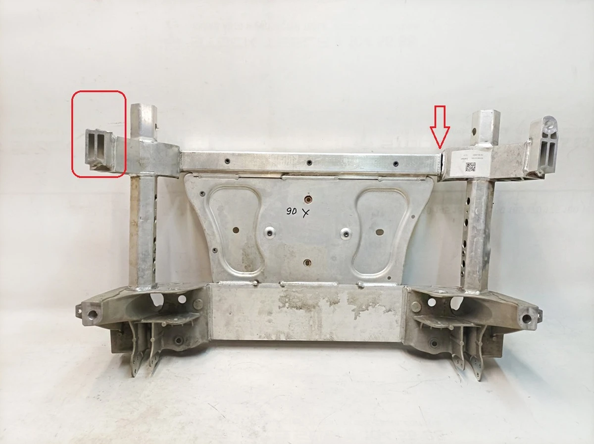 Подрамник передний с повреждением Porsche Taycan 9J1400048C