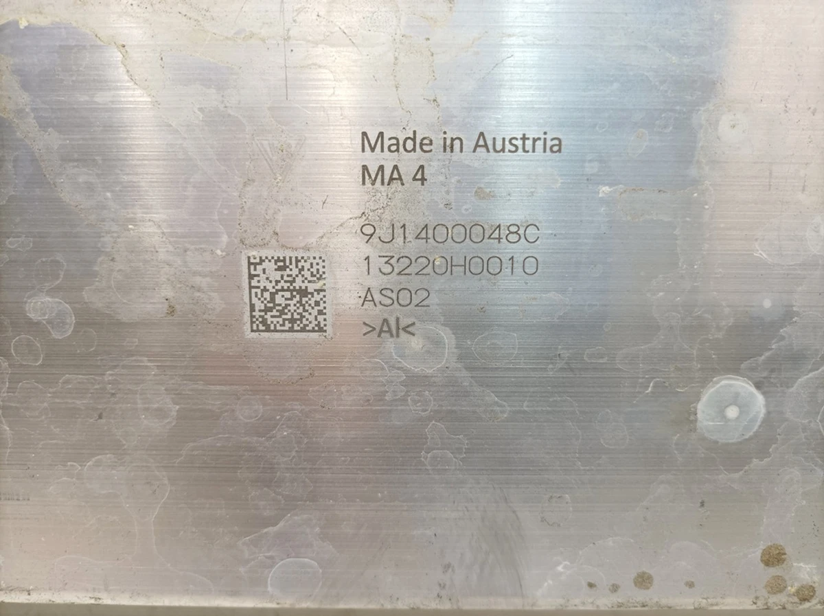 Подрамник передний с повреждением Porsche Taycan 9J1400048C