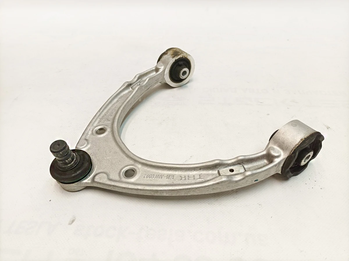 Важіль поперечний верхній Porsche Taycan 9J1407021