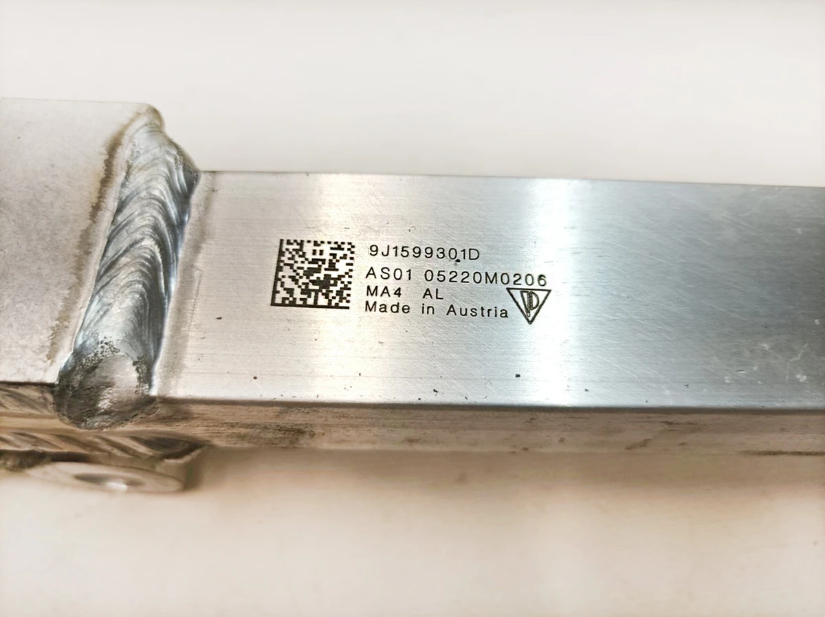 Траверса заднього підрамника Porsche Taycan 9J1599301D