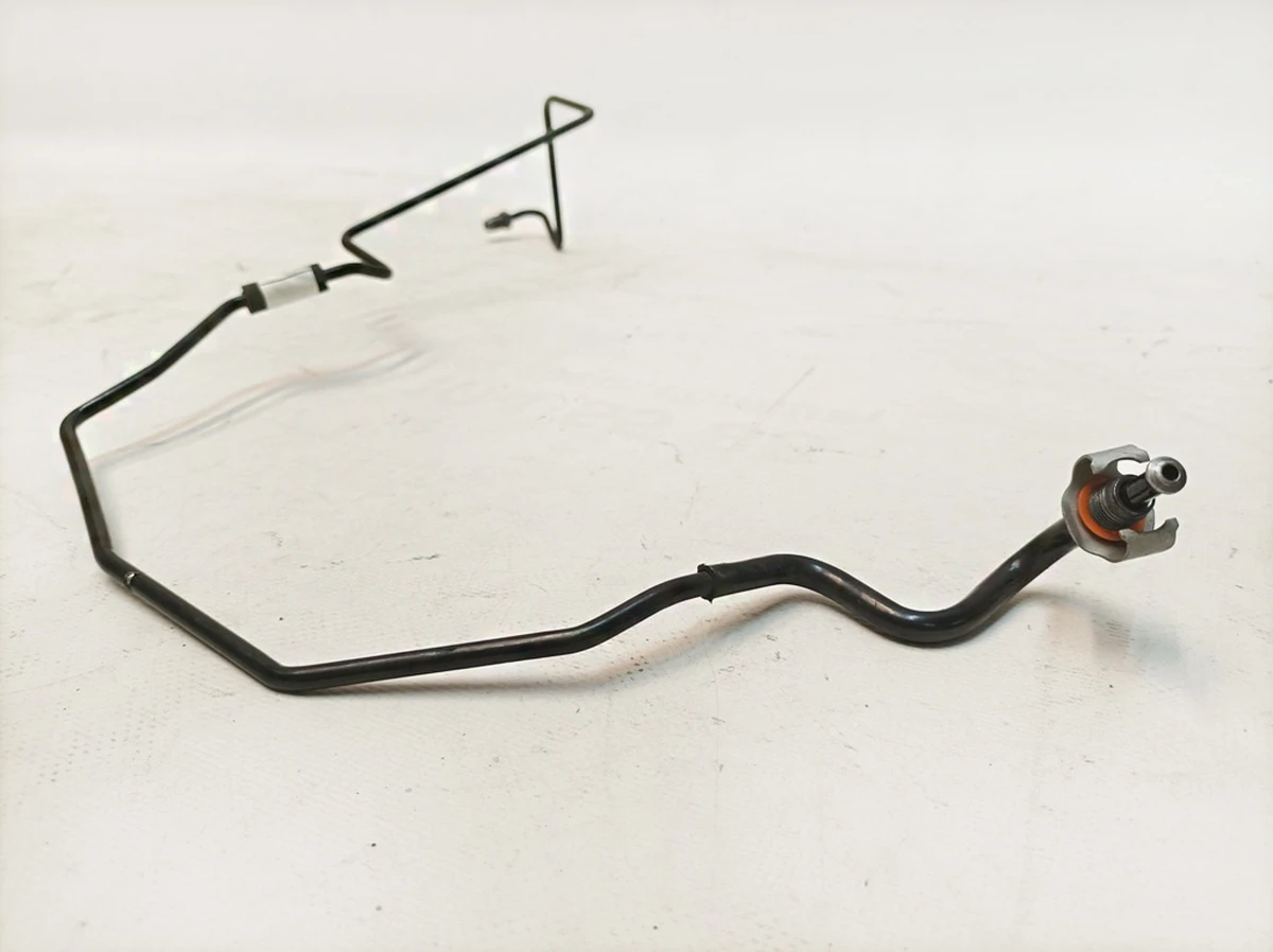 Трубопровід гальмівної системи (незначне порушення зовнішньої обплетення) Porsche Taycan 9J1614717