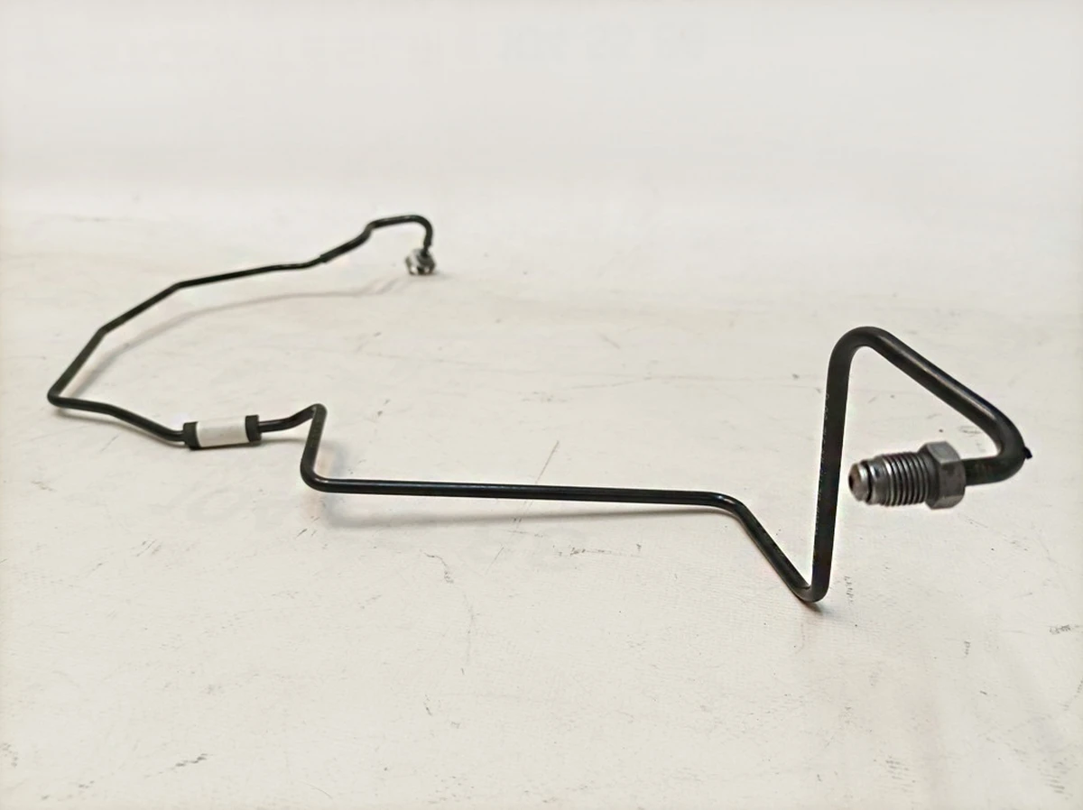 Трубопровід гальмівної системи (незначне порушення зовнішньої обплетення) Porsche Taycan 9J1614717