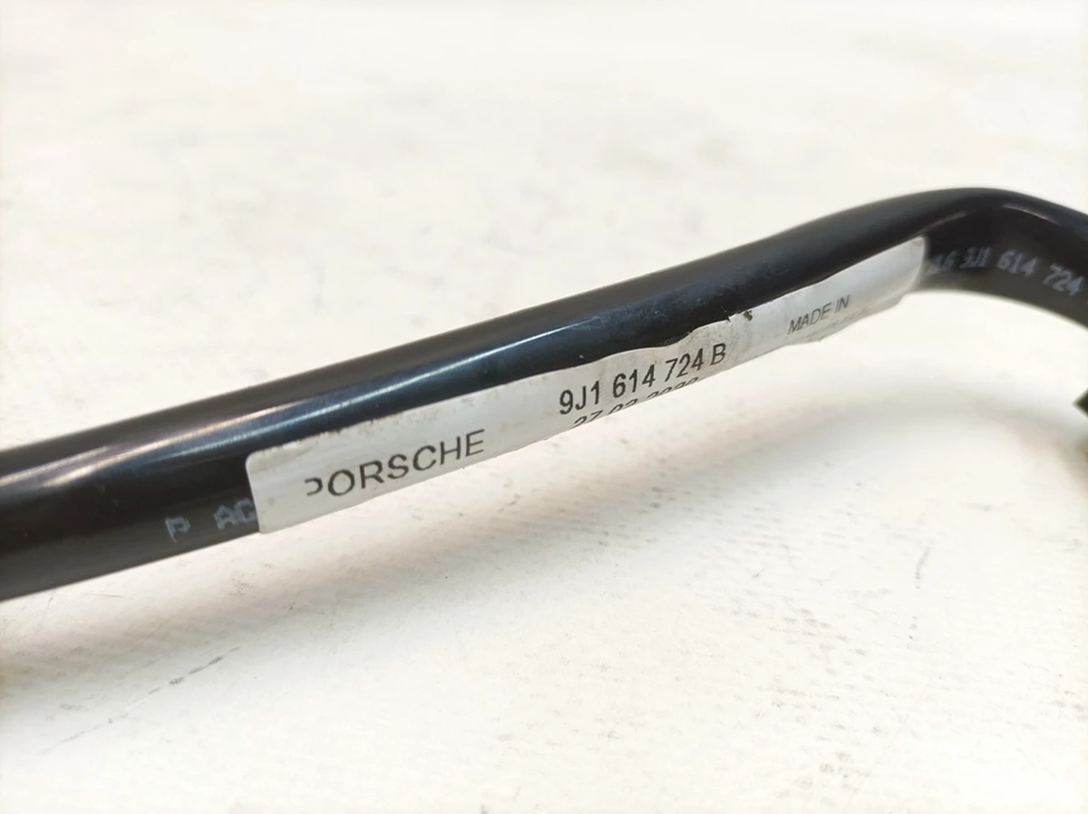 Трубка гальмівна від гідравлічного блоку до компенсаційного бачка Porsche Taycan 9J1614724B