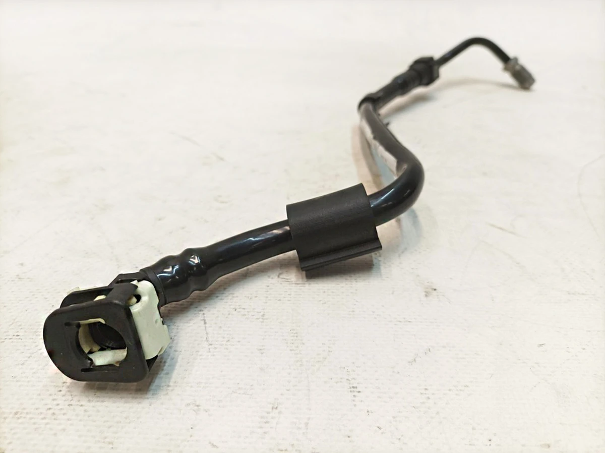 Трубка гальмівна від гідравлічного блоку до компенсаційного бачка Porsche Taycan 9J1614724B