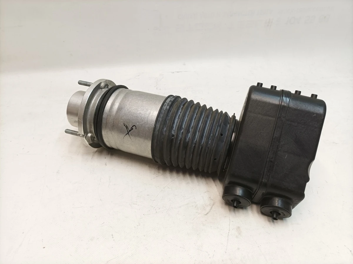 Балон пневмостійки передньої лівої (пошкоджений) 4 Corner Porsche Taycan 9J1616037C