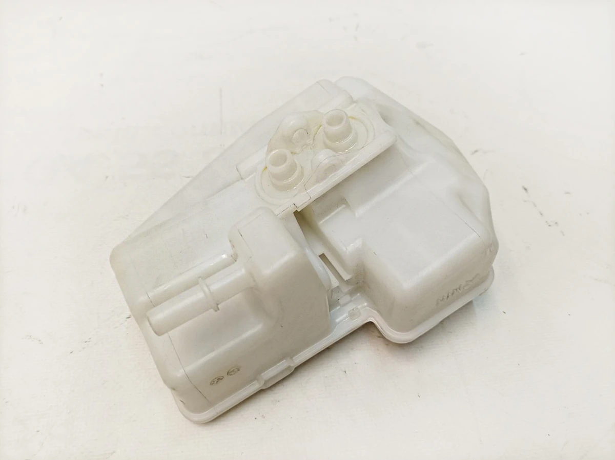 Бачок компенсаційний для гальмівної рідини Porsche Taycan 9J1616123