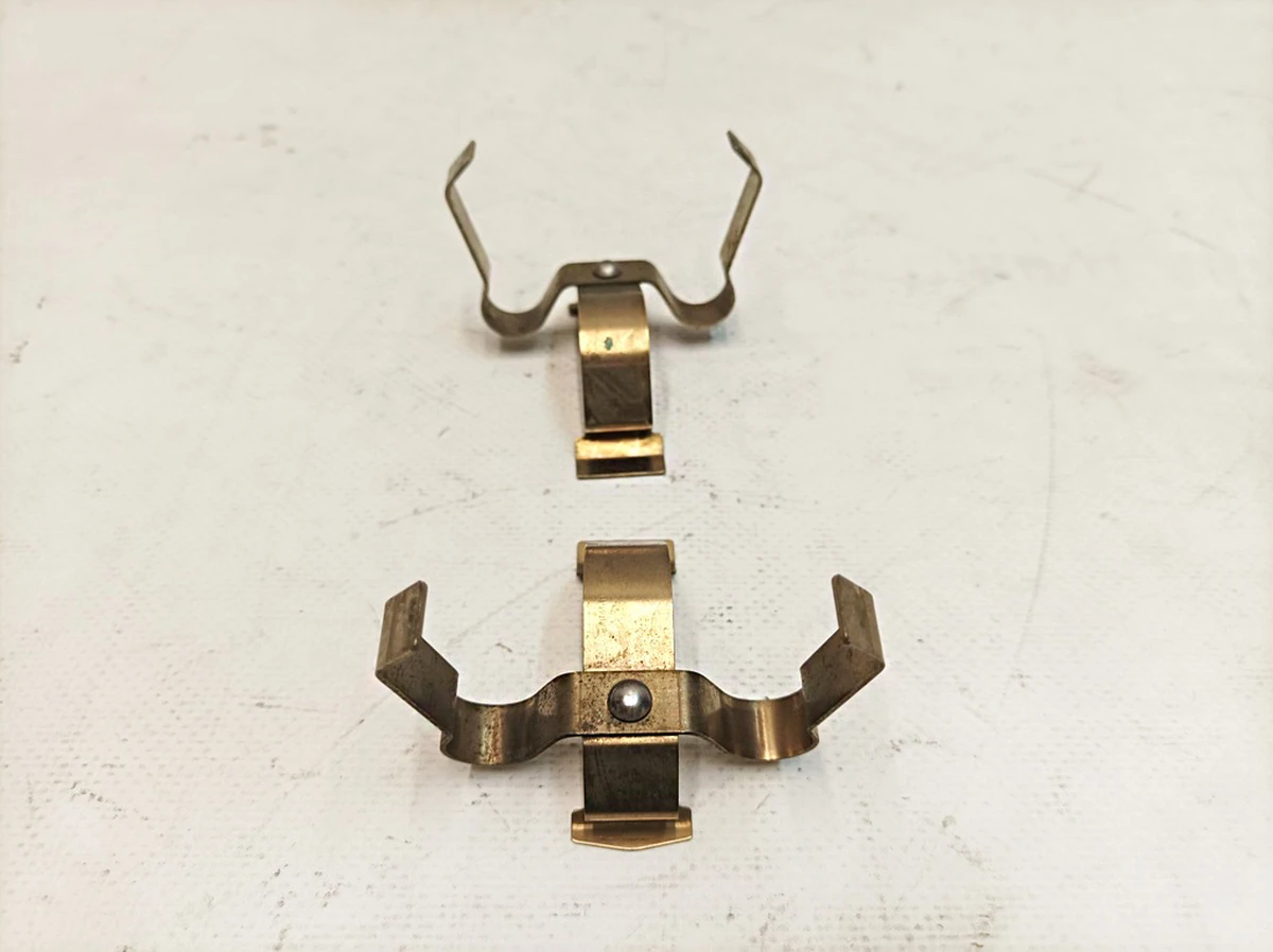 Пружини розпірні гальмівного супорта заднього комплект 2шт. Porsche Taycan 9J1698995